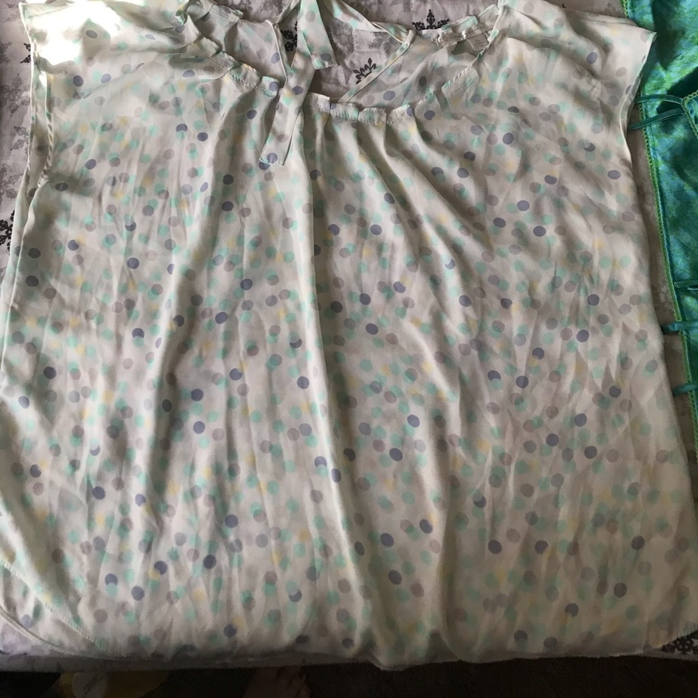 Sleeveless blouse